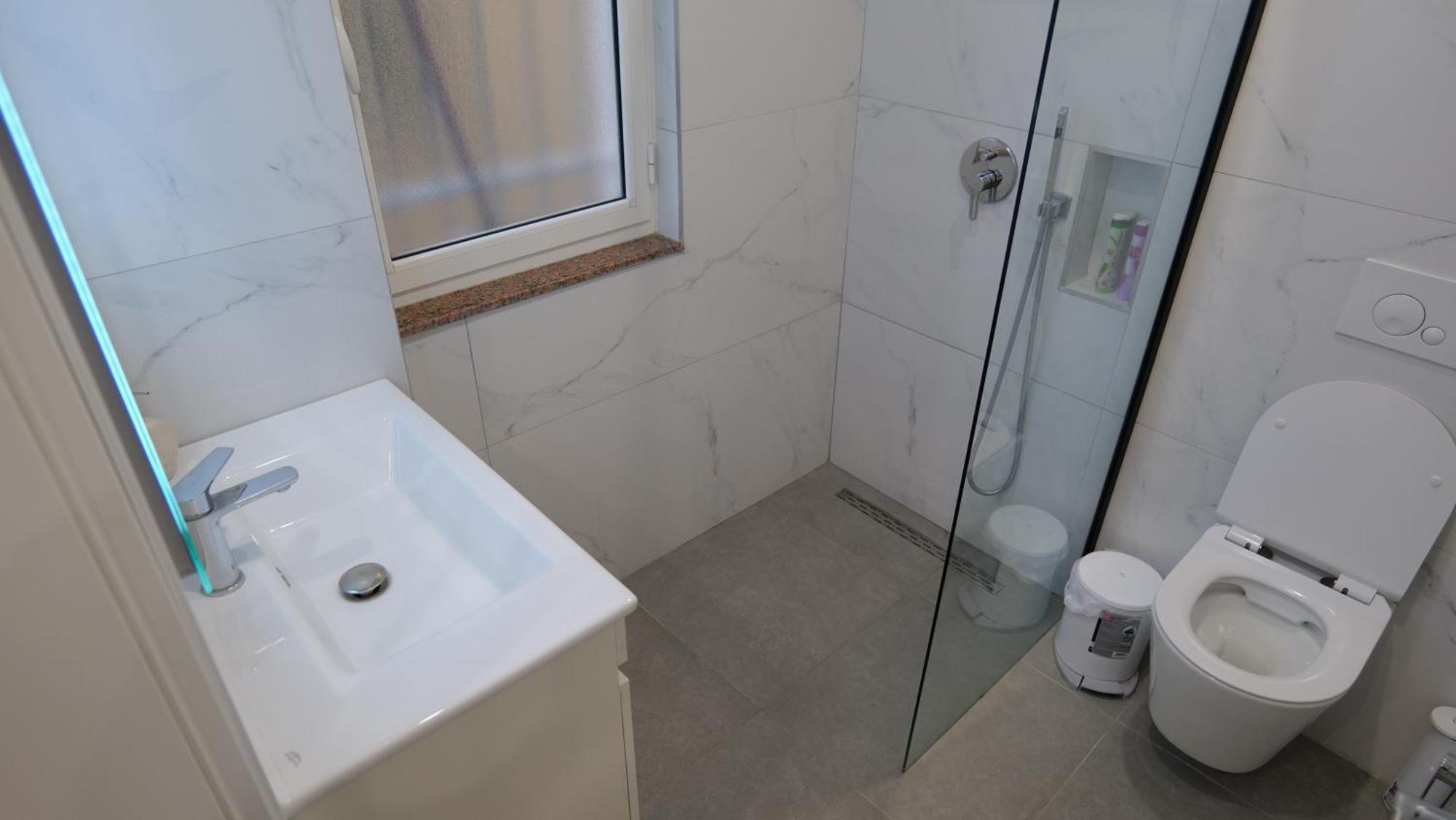 Kristi Apartments 01 Tirana Esterno foto